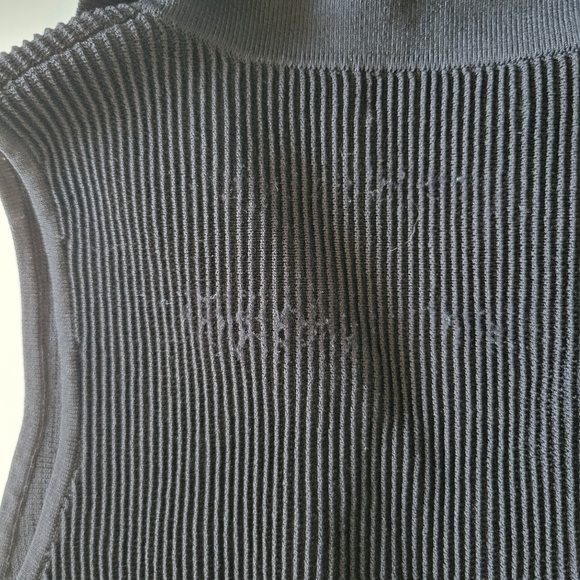 Aritzia Babaton Sculpt Knit Polo Top M Black - Picture 7 of 9